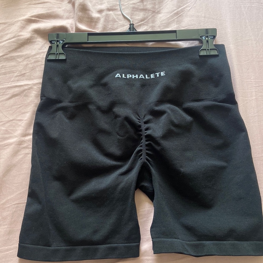 Black Alphalete amplify shorts